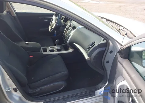 2015 Nissan Altima 2.5/S/Sv/Sl z USA, uszkodzony, nr VIN 1N4AL3AP7FN319602